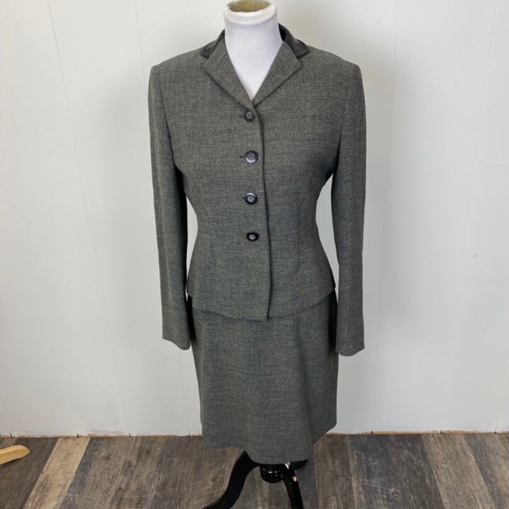 Tahari gray 2-piece suit